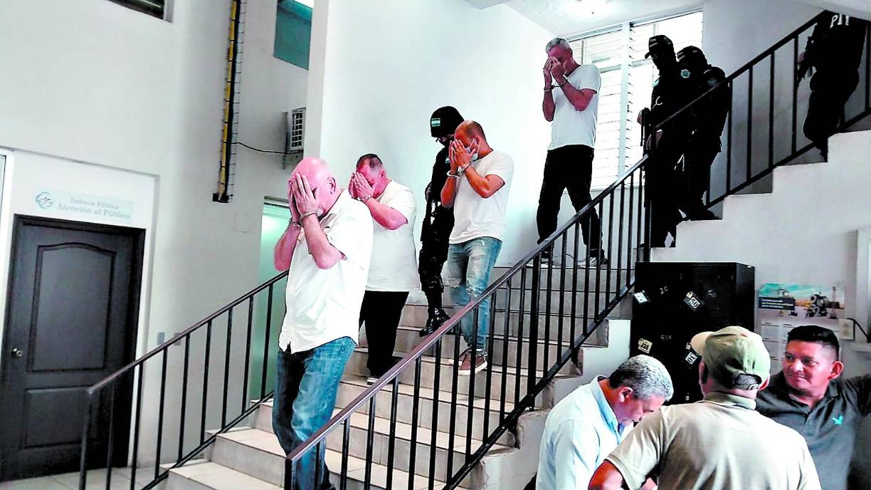 La Corte de Apelaciones en Materia de Criminalidad Organizada, Medio Ambiente y Corrupción ratificó ayer miércoles el auto de formal procesamiento contra tres extranjeros y un hondureño vinculados al caso de la desaparición de la hondureña Angie Peña.