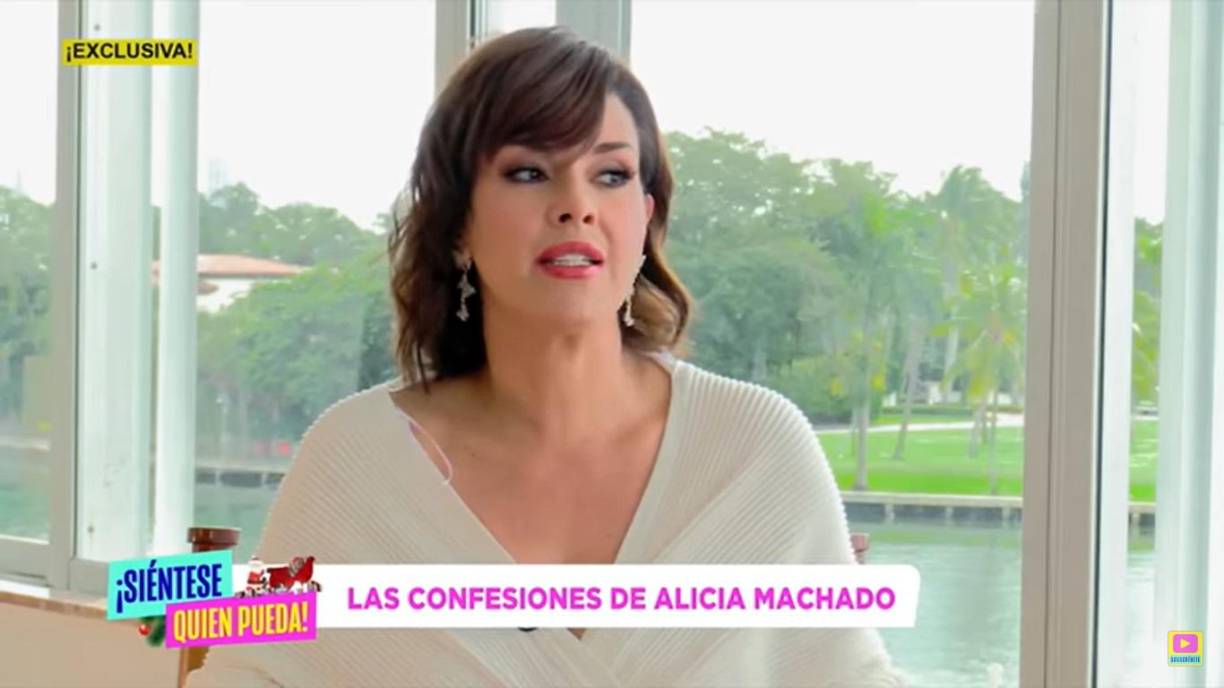 En diciembre de 2022, Alicia Machado dio una entrevista al programa, “Siéntese quien pueda”, y dijo que a pesar de ser una mujer fuerte e independiente, también le gustaría casarse. 