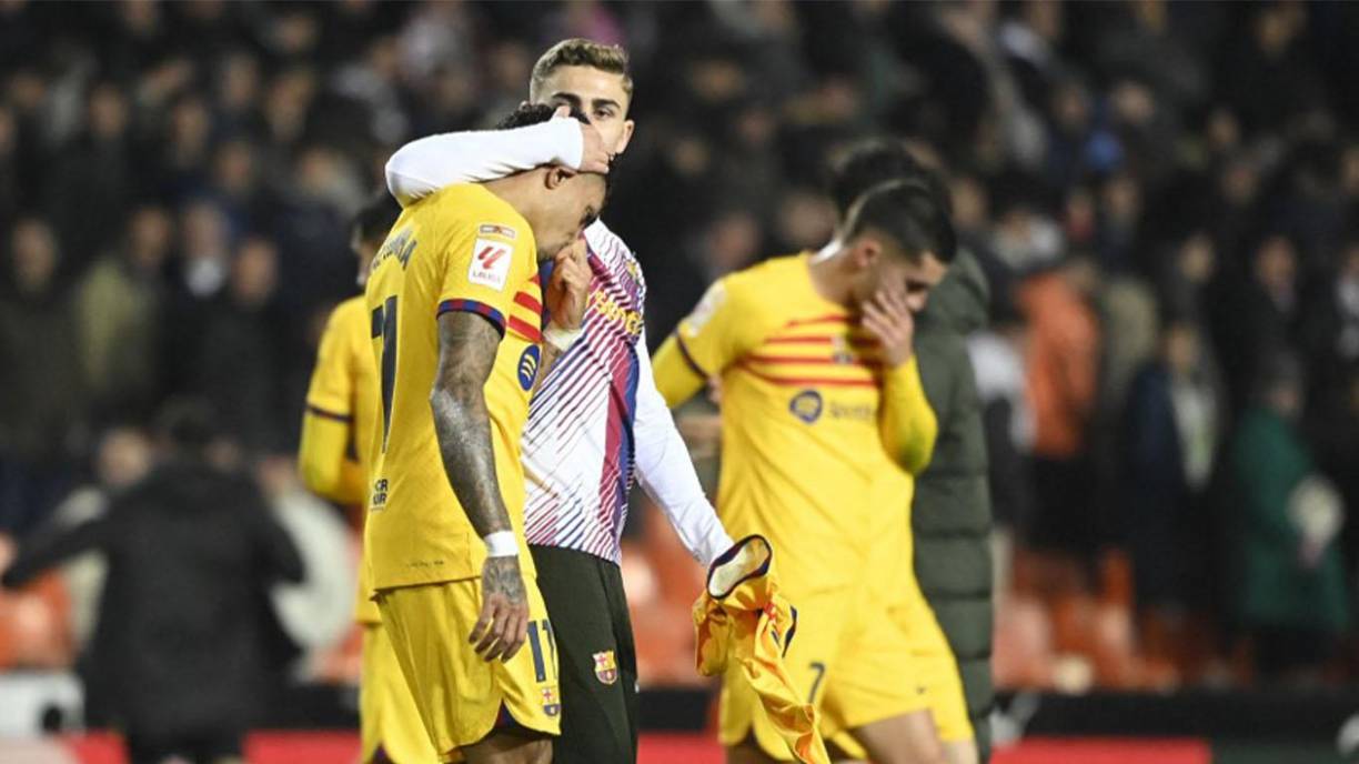 Barcelona sigue sin despertar y esta vez empató 1-1 ante Valencia en un resultado que lo aleja del primer lugar.