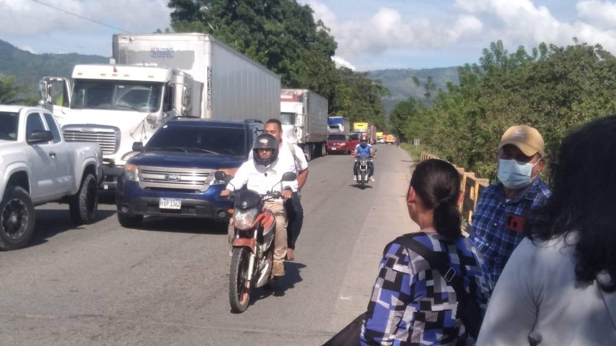 Asimismo, indicaron que solo liberarían el paso si la presidenta Castro llegaba hasta el sector a escuchar sus peticiones.