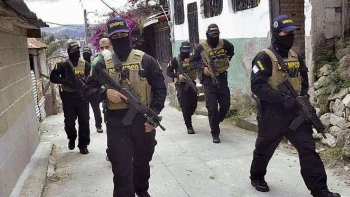 Reiteró, además, la importancia de justificar la proporcionalidad y estricta necesidad de la restricción de derechos constitucionales para responder al fenómeno de la extorsión y delitos conexos.