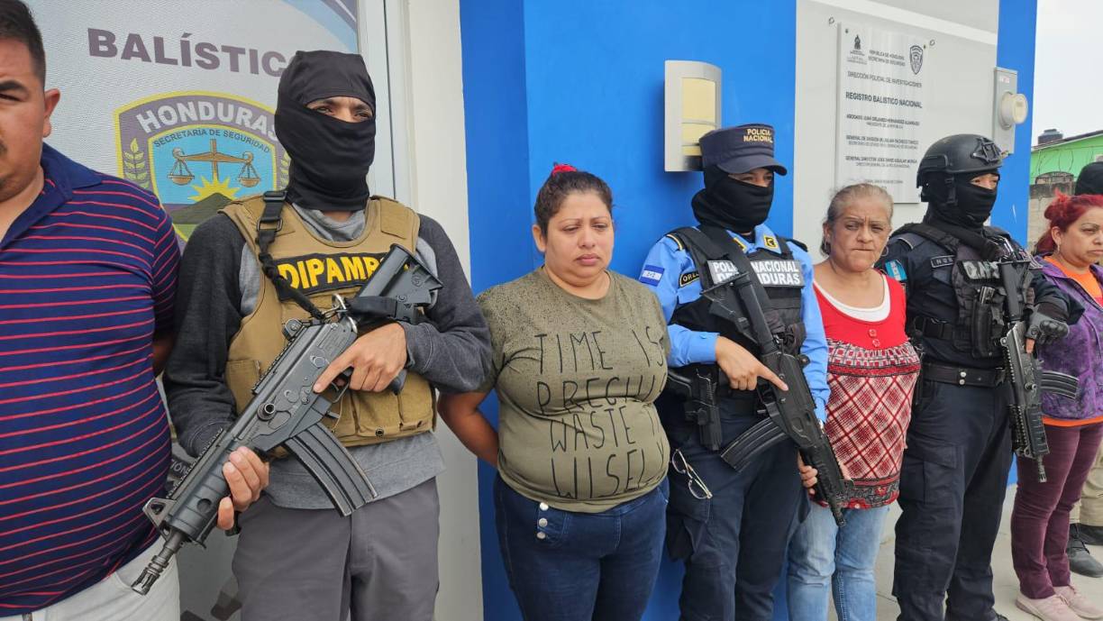 Un séptimo detenido es alias “La Ingrid”, miembro activo de la estructura criminal La Mafia. Ella se encargaba de recibir transferencias electrónicas de dinero producto de extorsión que realiza esta estructura.