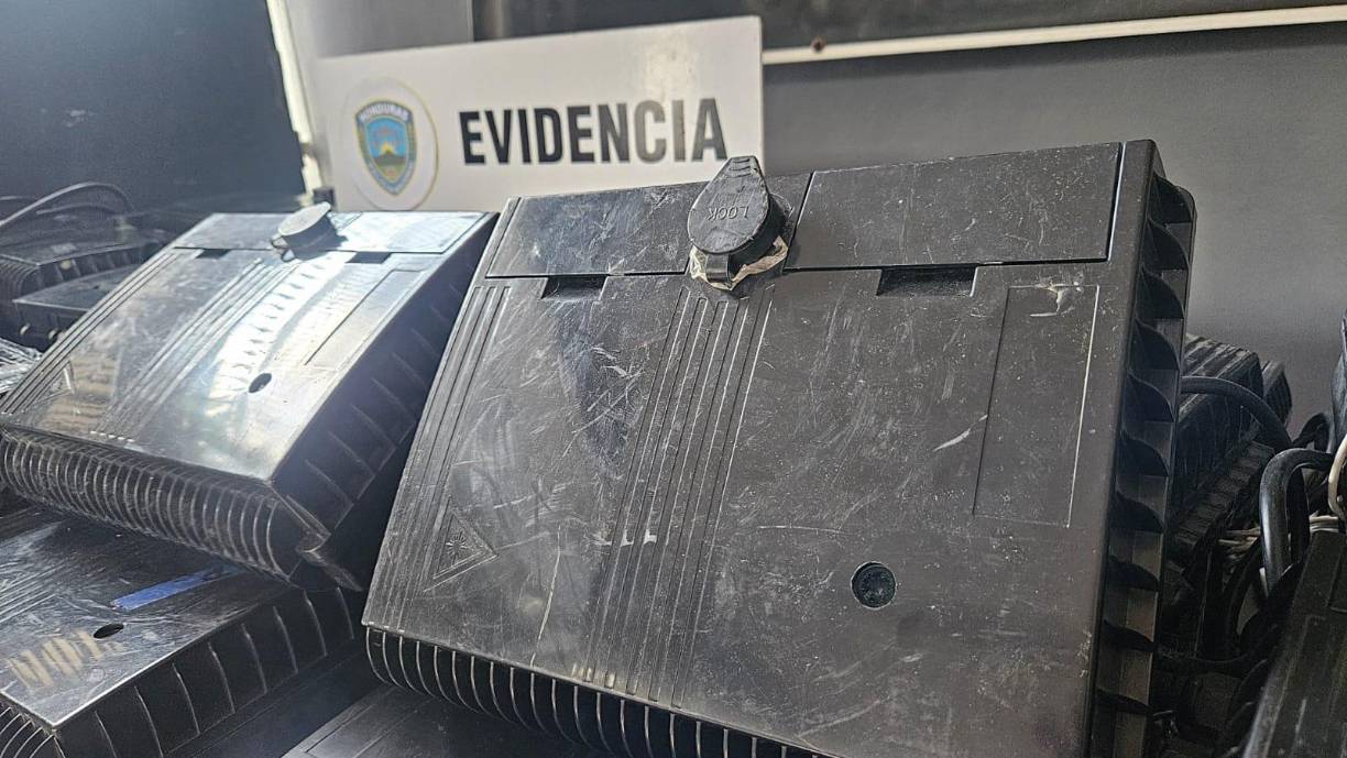 Mediante la operación e inspección se logró decomisar un aproximado de 100 cámaras de vigilancia con todo el sistema de seguridad. 