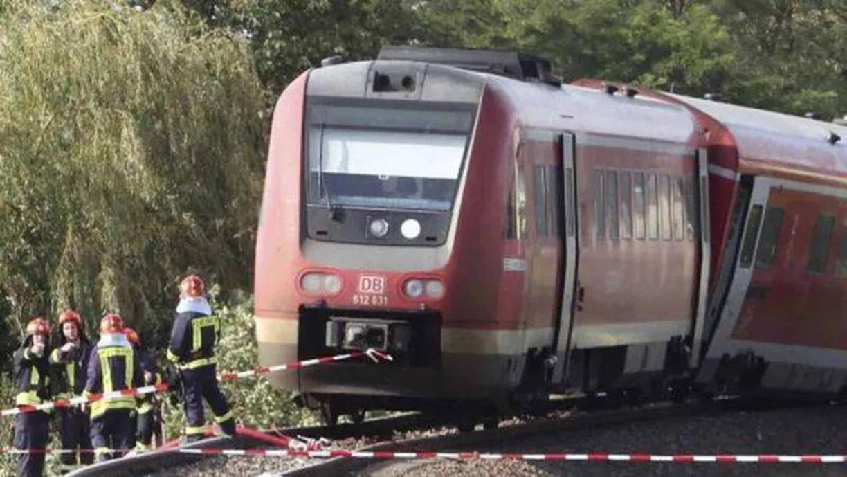 El accidente tuvo lugar a 4 km de la estación de Kotelnikovo, según el Ministerio. Más de 300 rescatistas y un centenar de vehículos fueron enviados al lugar, según la misma fuente. 