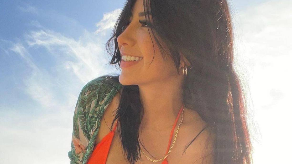 Luego el agresor subió a su vehículo y de retroceso golpeó a la indefensa mujer.