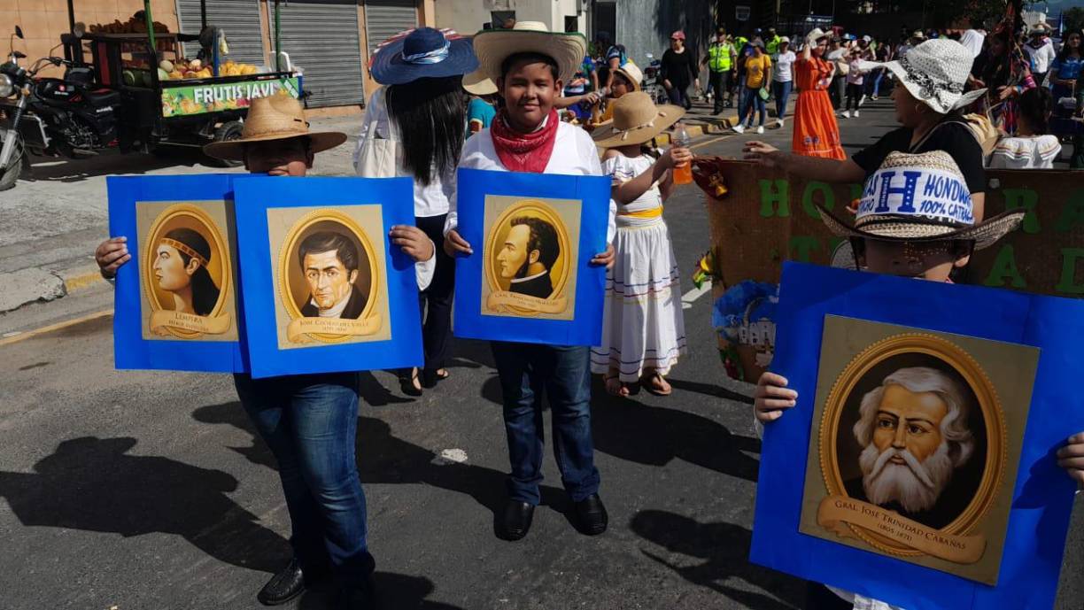 ¡Civismo, alegría y belleza! Las mejores postales de desfiles en SPS