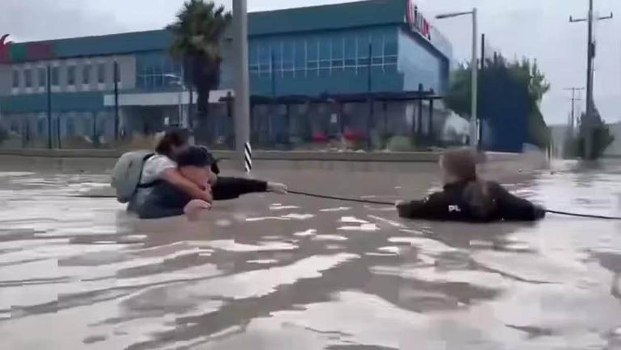 México aún se recupera de los estragos de Otis, un huracán de categoría 5 que devastó el puerto turístico de Acapulco el 24 de octubre, dejando un saldo de al menos 50 muertos, 30 desaparecidos y perdidas millonarias. 