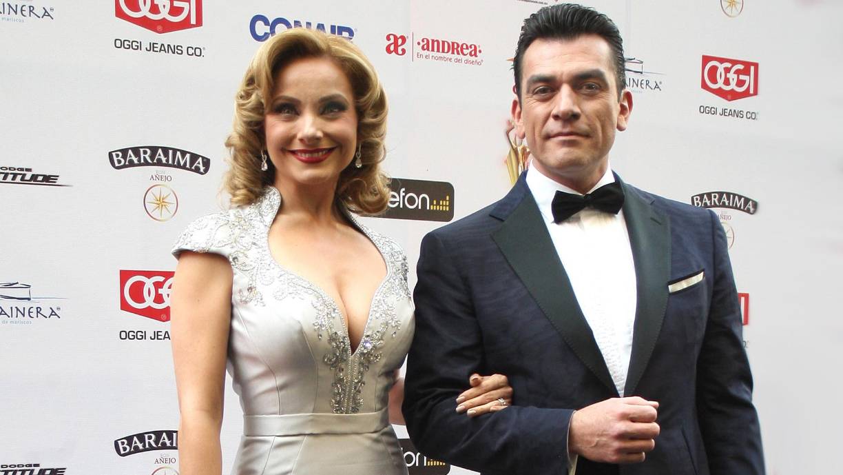 “Nosotros seguimos haciendo nuestra vida todos los días, estamos en familia, ¿qué les puedo decir? A lo mejor ustedes están esperando que diga algo malo, que estoy segura de que no, pero es que no es así”, señaló.