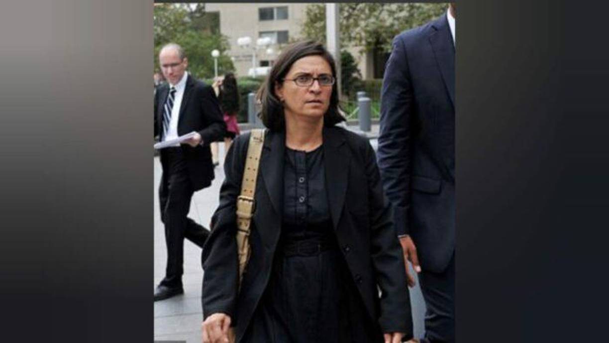 La información demostraba cómo los agentes de inteligencia estadounidenses <b>hackearon </b>teléfonos inteligentes en el extranjero y los convirtieron en dispositivos de escucha.