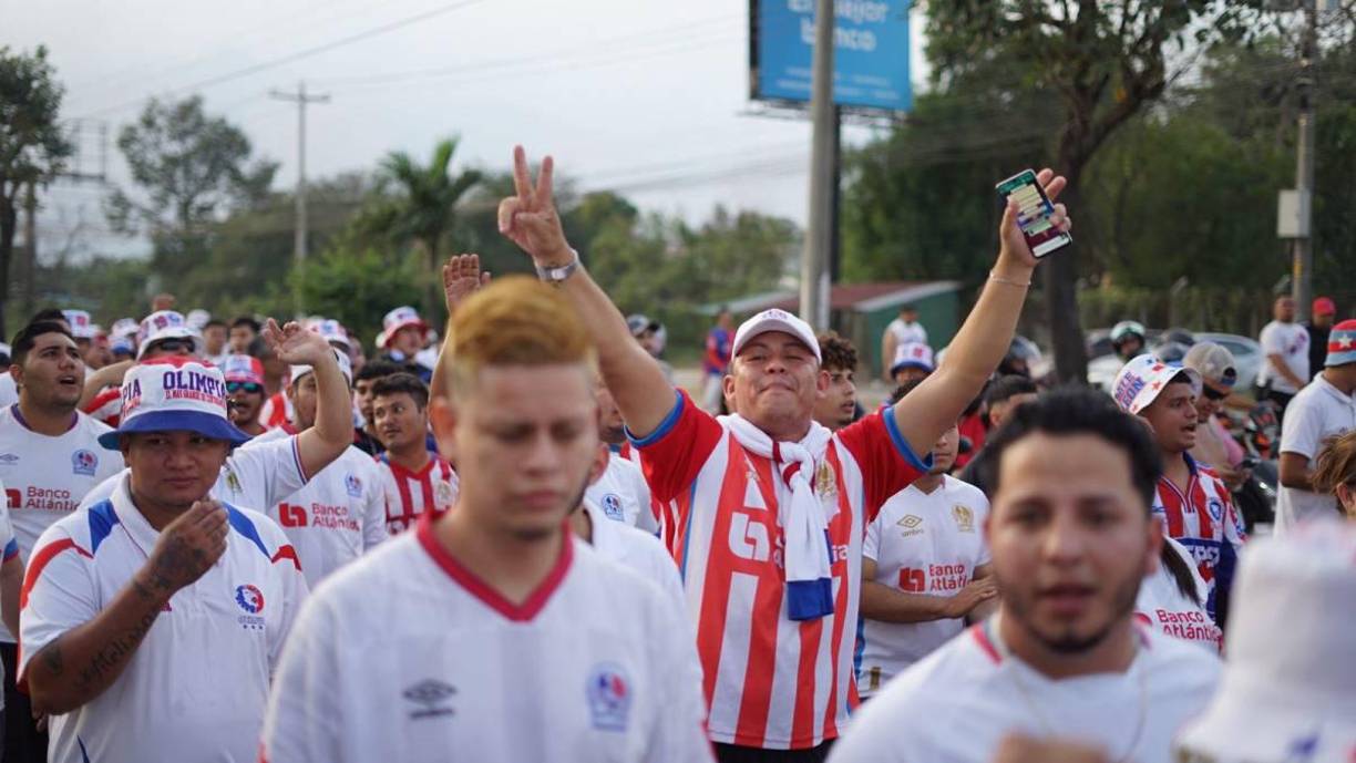 Asimismo, nunca fallan y se identifican con los colores del equipo.