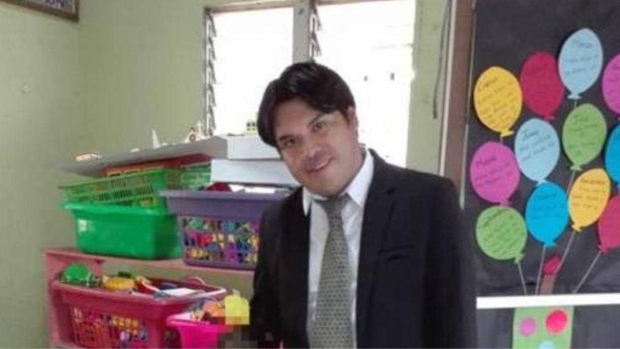 Según testigos, el director del jardín de niños ‘Mi Pequeño Principiante’ recibió varias heridas de arma blanca. Hasta ahora se desconoce la identidad de los antisociales que perpetraron el hecho.