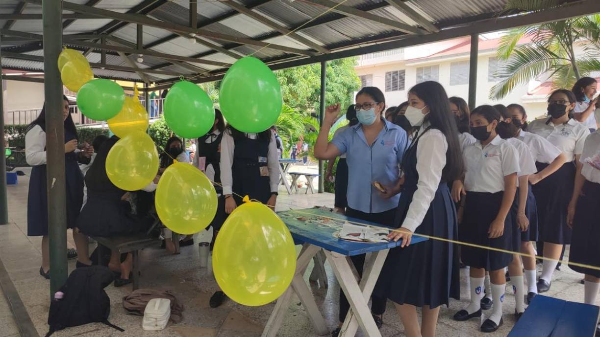 La celebración del viernes se desarrolló en un ambiente festivo donde se realizaron diversos juegos y actividades.