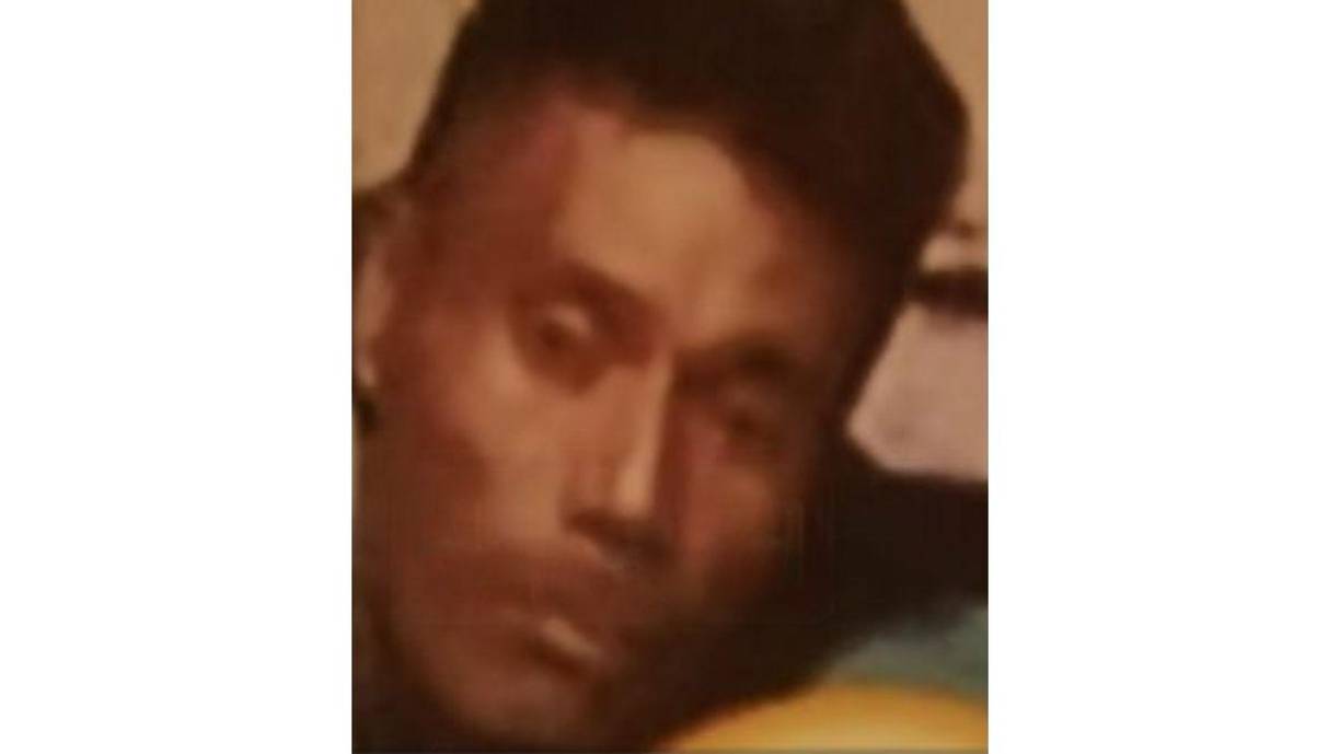 El hondureño Gilberto Bautista y sus tres hijos fueron atacados supuestamente por un hombre, identificado como Selvin Sánchez, cuando recogían madera de ocote cerca de su vivienda en la aldea Oloas.