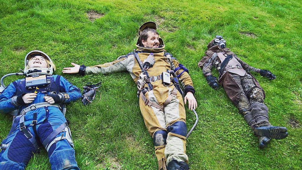 Pascal tuvo un gran interés por el arte desde temprana edad. En 1993, comenzó su educación en la Escuela de Artes Tisch de la Universidad de Nueva York.