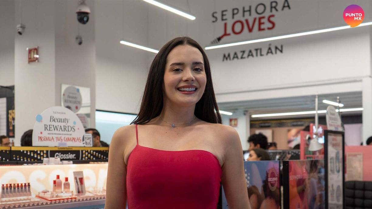 La joven mexicana es egresada en Marketing y Comunicación del Tecnológico de Monterrey. “Quiero ser una comunicadora de sueños, porque el estar aquí y representar a mi país es un camino de crecimiento personal y emocional”, afirmó antes de ser elegida Miss México 2024. Por su lado, habla inglés, francés y español.