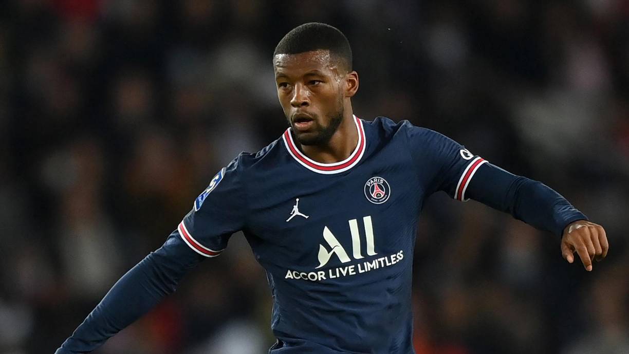 Georginio Wijnaldum podría haber dado ya el sí a la Roma. Después de cerrar el fichaje de Paulo Dybala, el centrocampista neerlandés estaría a un paso de recalar en el conjunto de José Mourinho, aunque antes PSG y Roma deberán negociar el traspaso. Según la prensa italiana, el cuadro romano ya tendría el ‘sí’ del centrocampista, el cual llegó la pasada temporada al club parisino y no tuvo muchos minutos en el conjunto entrenado por Mauricio Pochettino.