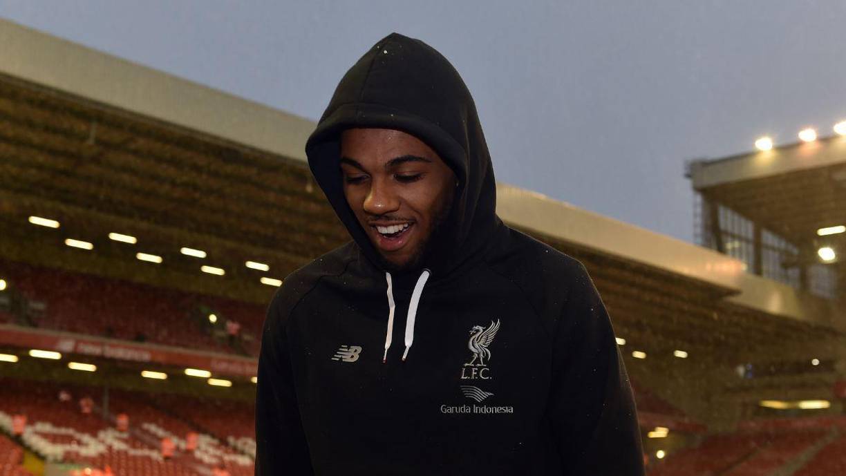 El 26 de septiembre de 2012, un desconocido Jerome Sinclair hizo historia en el fútbol inglés, específicamente el Liverpool. ¿La razón? El chico debutó con la camiseta del primer equipo de los reds.