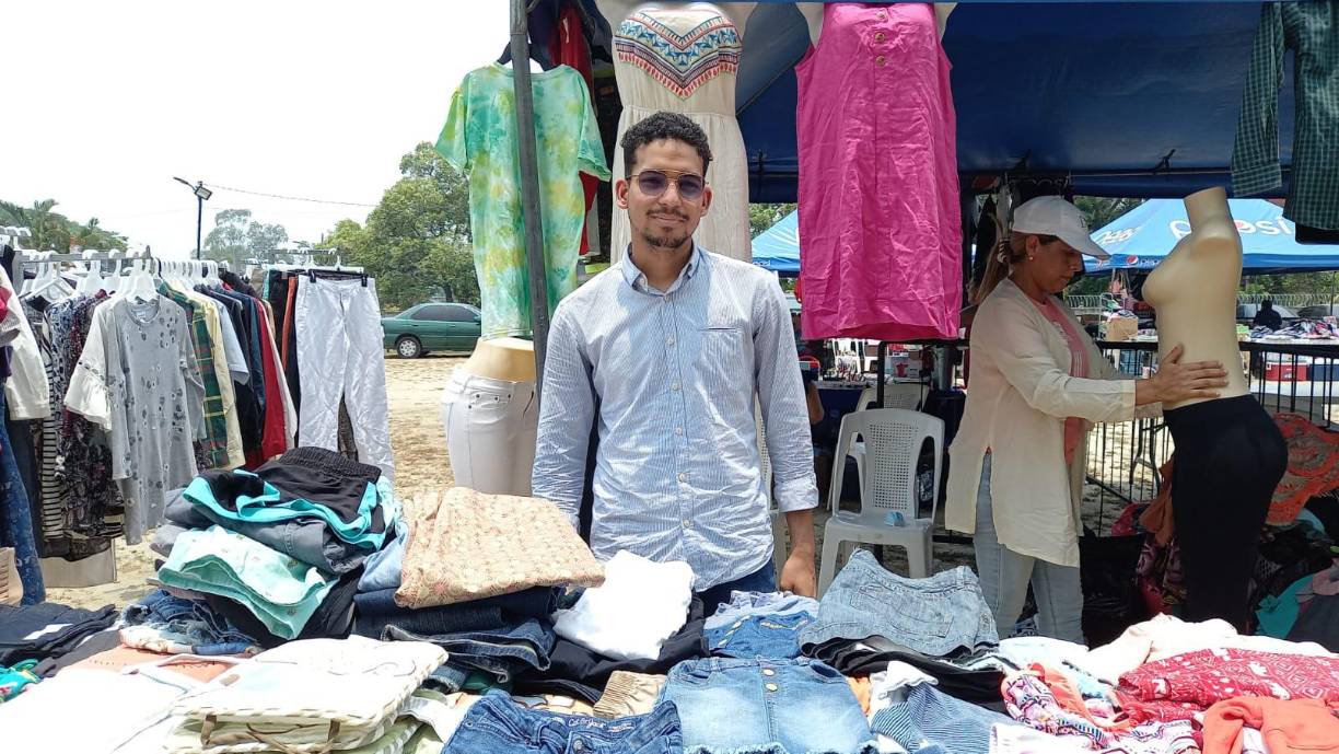 Nelsón García, venta de ropa.