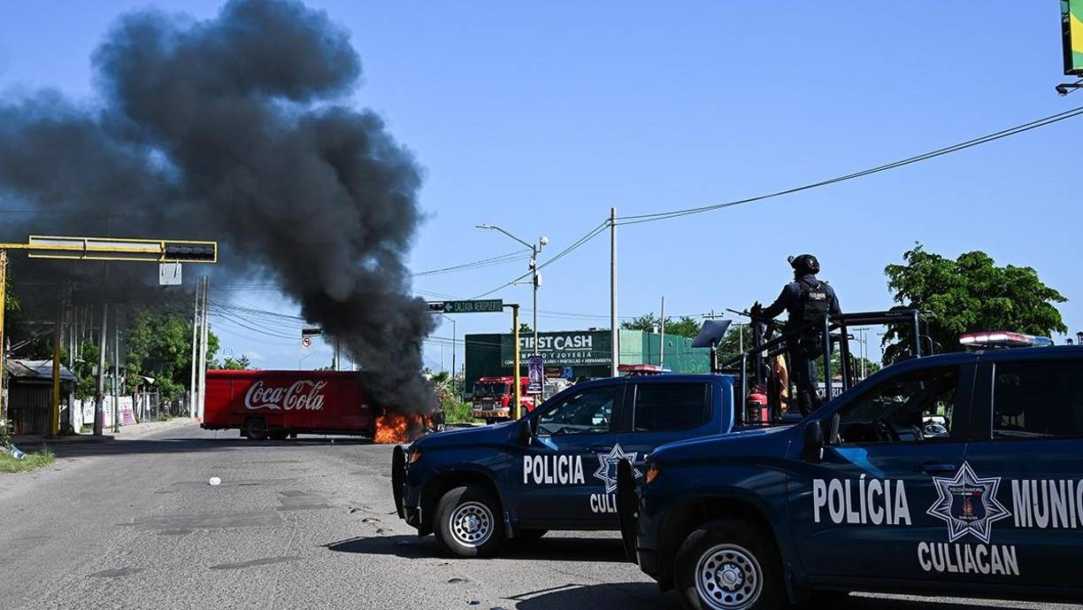 Sin embargo, la detención definitiva de Guzmán Loera marcó el inicio de una fragmentación irreversible en el cártel. 