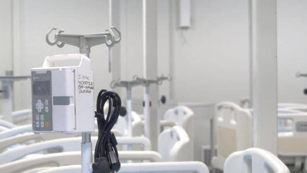 <b>El hospital móvil de Choluteca fue instalado el 13 de mayo del 2021, mas de un año después de lo previsto. Se ha mantenido habilitado como anexo del área de hospitalización, sin embargo, apenas cuatro meses después de su apertura comenzó a tener fallas. A los pacientes internos ahí no se les permitía usar los sanitarios, pues se habían dañado. Sigue en operaciones.</b>