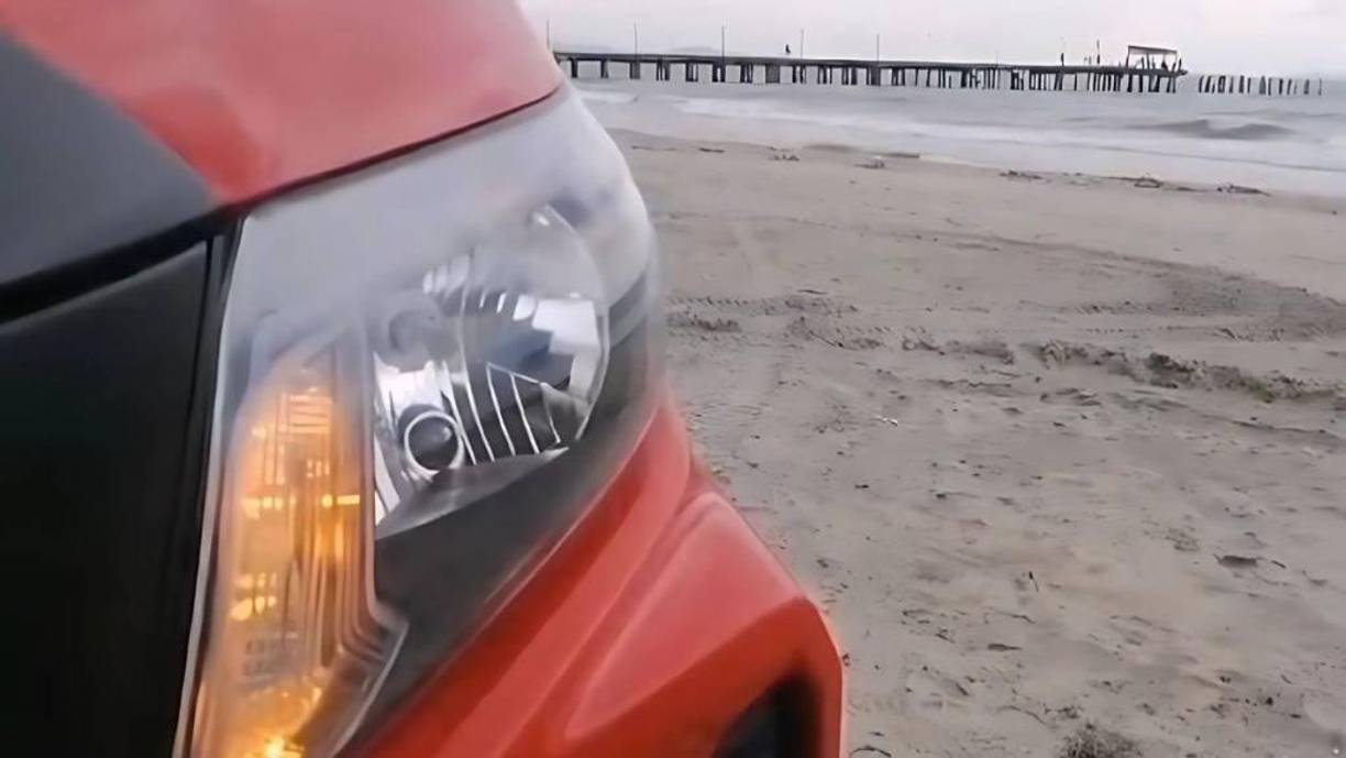 Tras ser trasladado al Hospital Escuela, se le practicó un injerto de piel para cubrir la lesión, pero más de un mes después, la operación sigue incompleta debido a la <b>falta de insumos médicos</b> necesarios para finalizar el procedimiento.