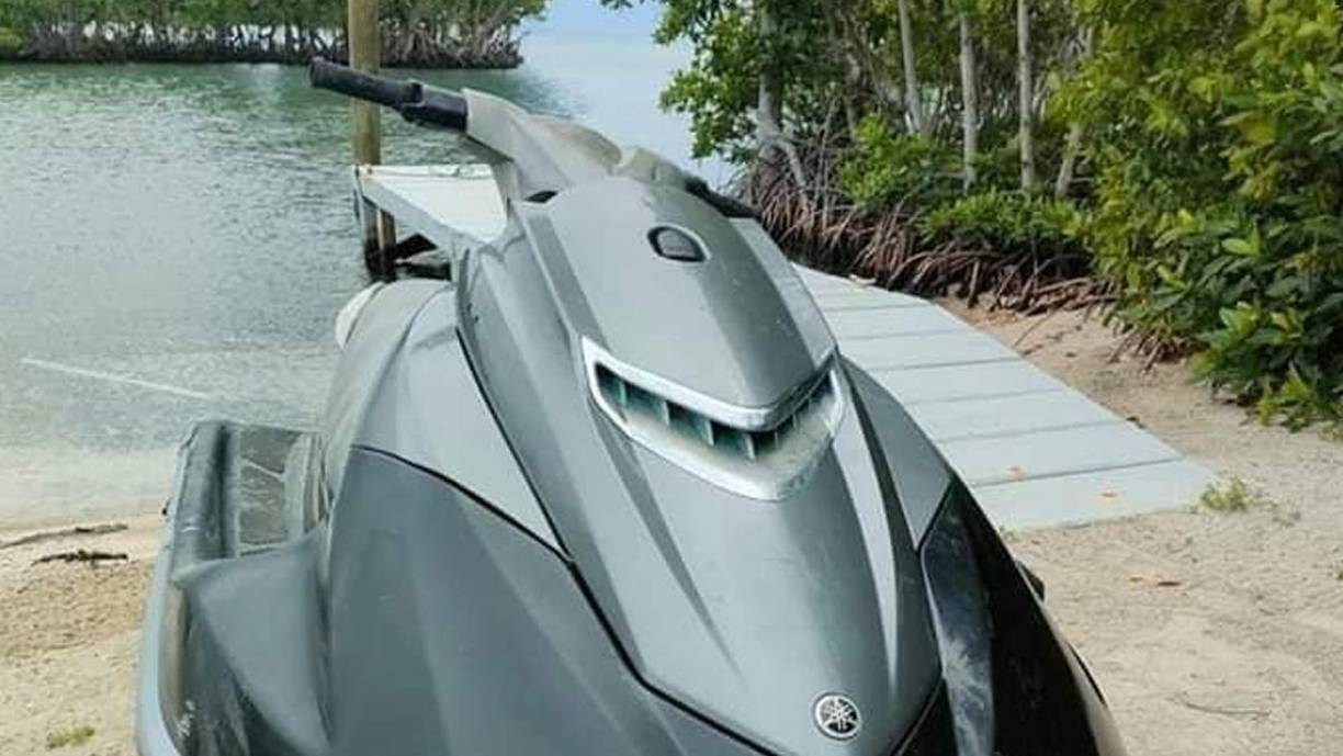 Según las autoridades de la Marina Mercante de Honduras, la moto acuática fue hallada por un pescador entre las 15.00 y las 16.00 horas locales (21.00 y 22.00 GMT), que de inmediato informó a la Marina Mercante de Belice.