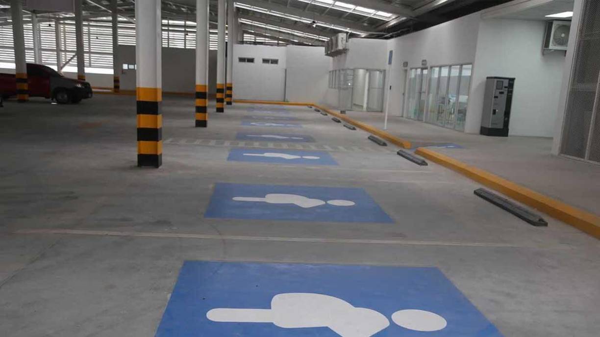 El edil manifestó que “estamos próximo a entregarán mercado Guamilito a los locatarios a los cuales “quiere ver como emprendedores” y por esa razón está solicitando que el mercado pase a ser administrado por los vendedores: la comuna pagando la cuota al banco y ellos el agua y la luz.