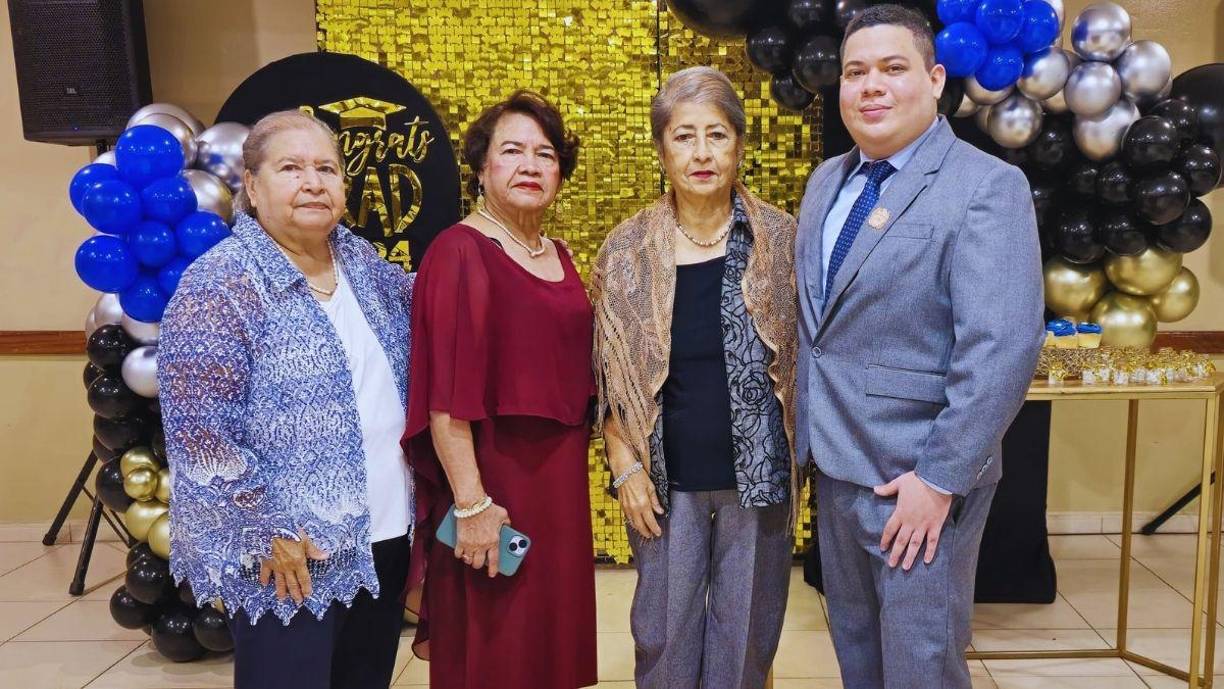 Lilia Reyes, Myrna Michelem, Delia Reyes y Alejandro Machado