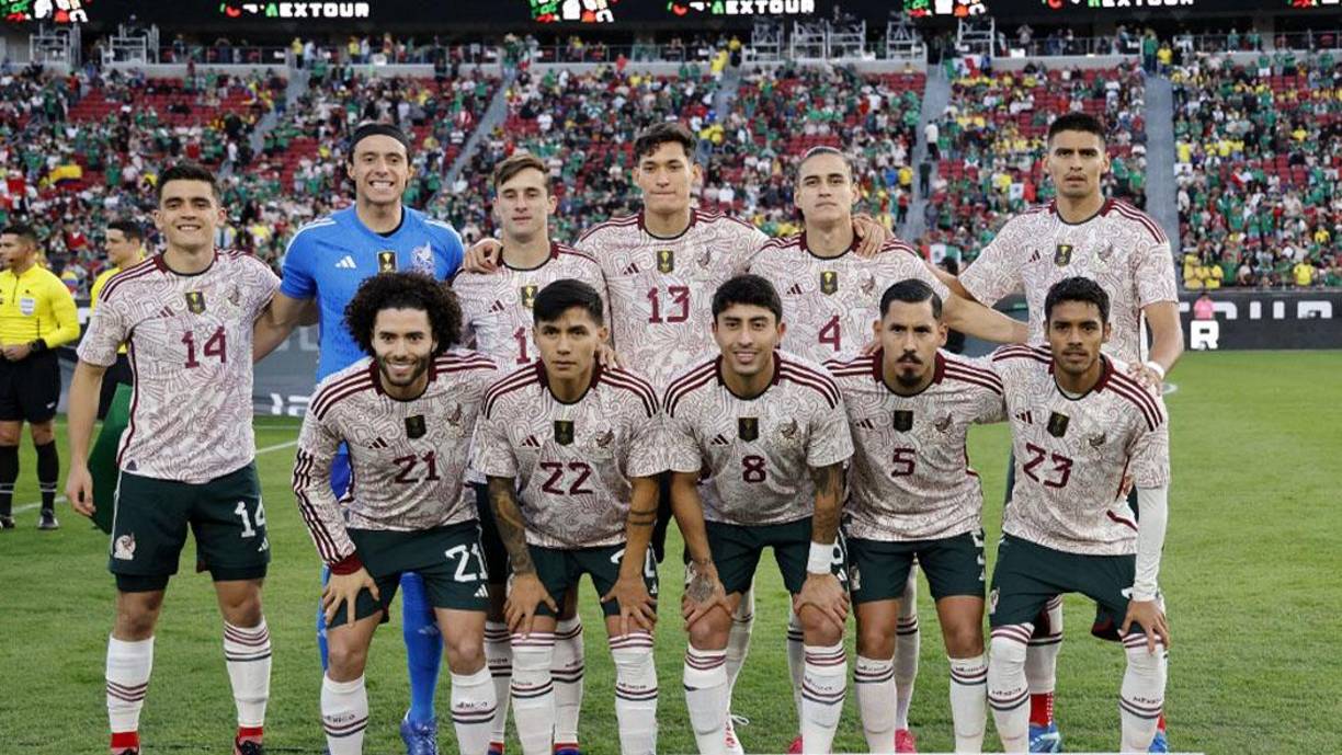 Al no disputarse en fecha FIFA, ninguna de las dos selecciones contó con sus futbolistas habituales para este duelo en Estados Unidos, donde ambas competirán el año que viene en la Copa América.