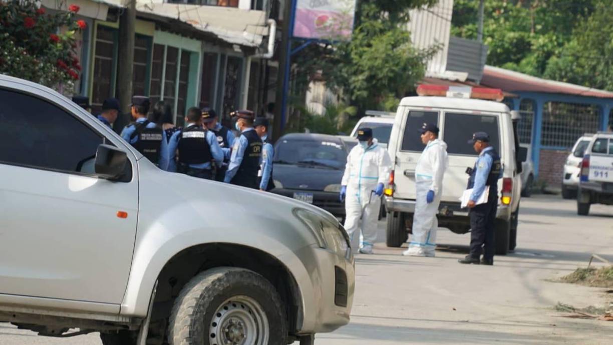 El jefe regional de la Policía, comisionado David Leonardo Ortega, dijo que manejan dos hipótesis en torno al homicidio múltiple y “estamos generando un poco más de información y no vamos a descansar hasta dar con los hechores materiales e intelectuales de este hecho porque no podemos permitir actividades de este tipo”.
