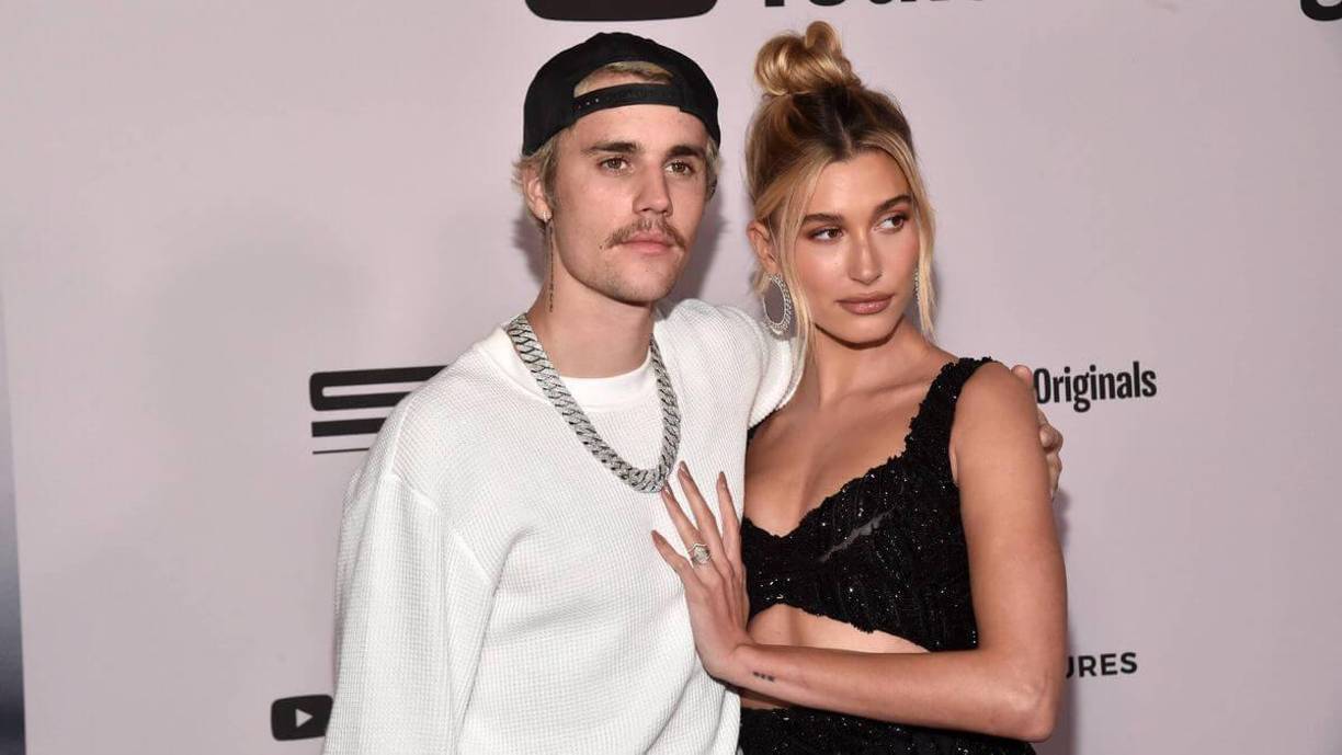 Poco después de la publicación de Justin, según el creador de contenido, Hailey compartió un fragmento de una canción de SZA, y letra decía: “Pero, si es f*ck me, entonces f*ck you”. Para Hooks, esta secuencia podría interpretarse como un intercambio de indirectas entre los esposos.