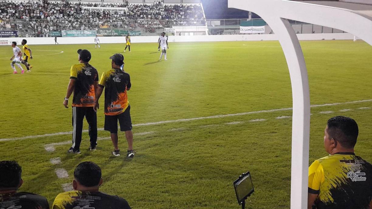 El cuerpo técnico del Génesis estuvo en constante comunicación con el estratega Reinaldo Tilguath.