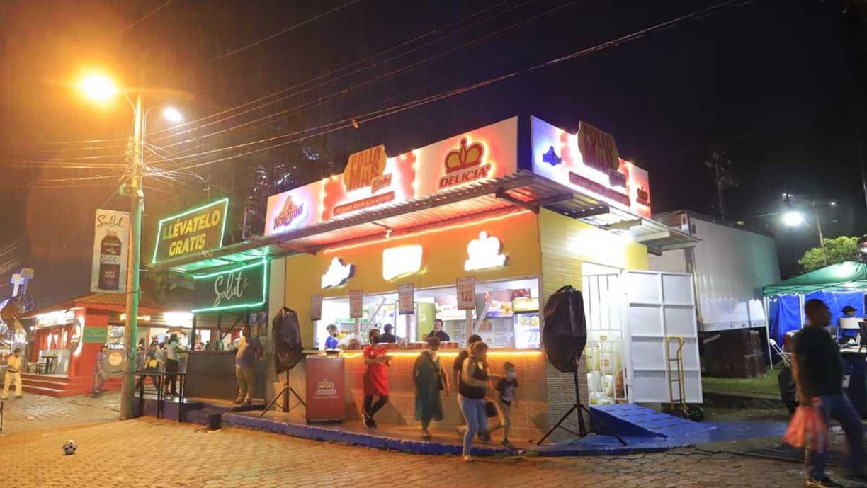 ¡Feria Juniana! Sampedranos se entretienen en el Campo Agas