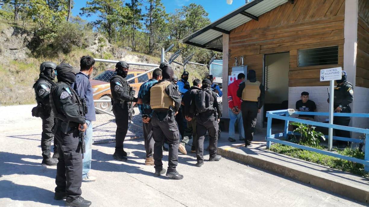 Honduras ha montado operaciones a través de autoridades de seguridad para rastrear a los criminales salvadoreños. 