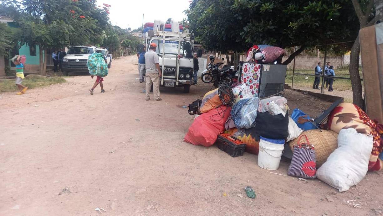 La colonia fue intervenida esta tarde por un comando de más de 150 agentes policiales. 
