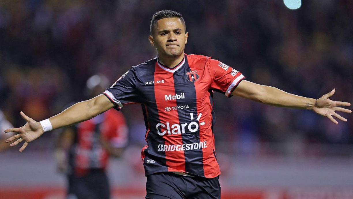 “El hondureño de 32 años deberá someterse a un procedimiento médico en las próximas semanas para mejorar su estado de salud”, expresó el equipo.