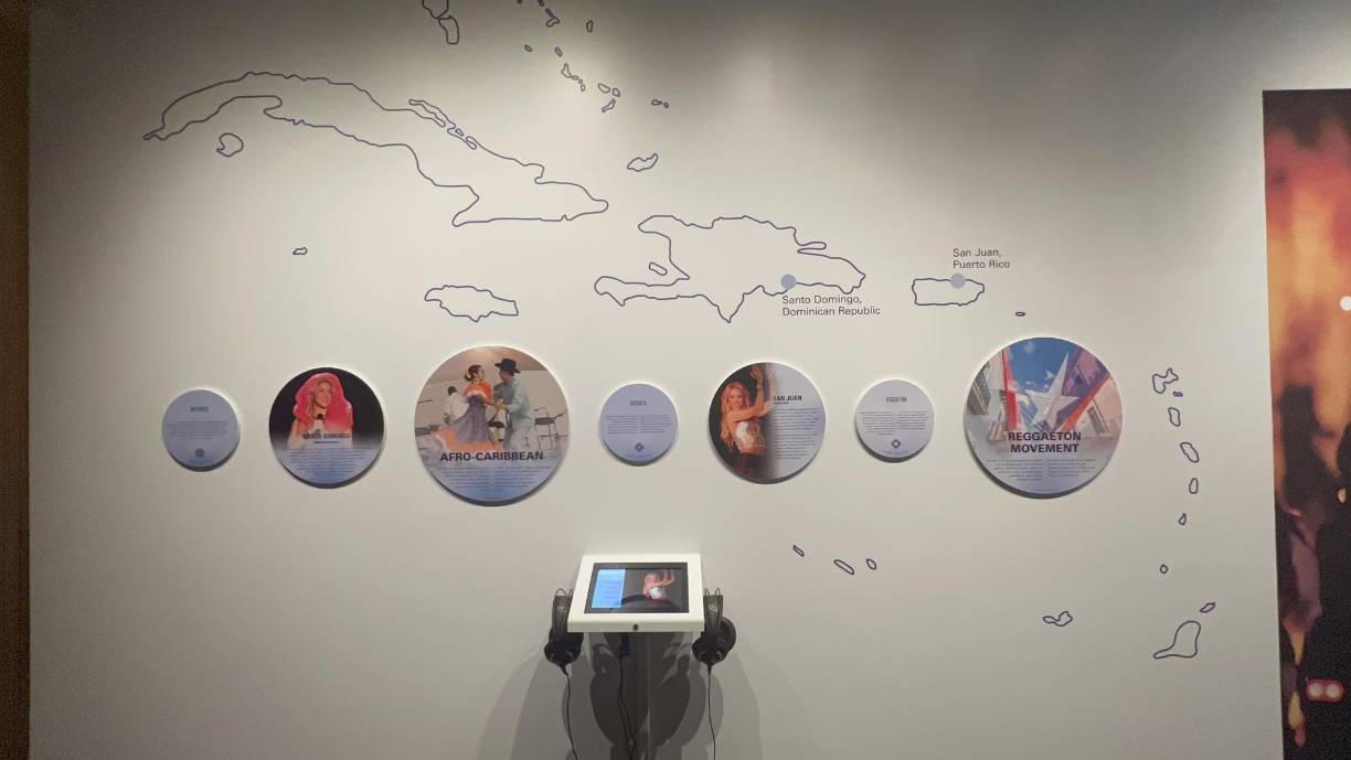 “Shakira es un ejemplo de todo, desde su parte creativa, hasta la parte filantrópica. Ella siempre muestra esta preocupación y activismo social que es importante que los artistas tengan”, apuntó Luis Dousdebes, director de Premiación de los Latin Grammy. 