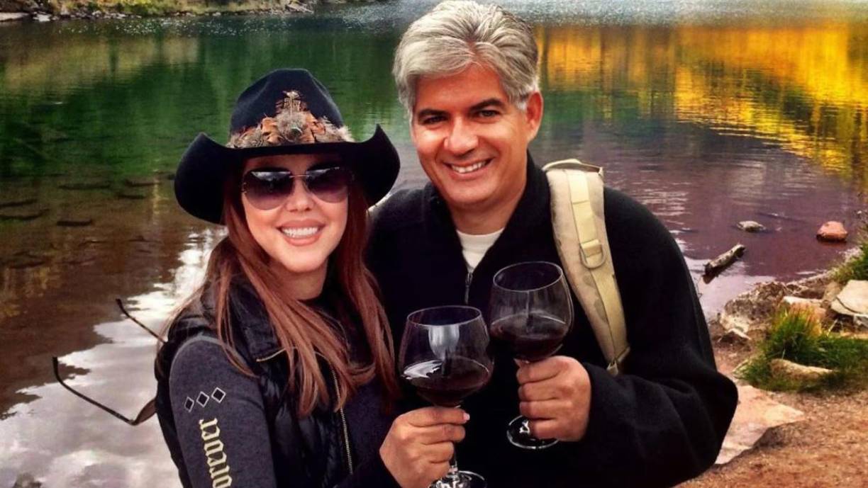 “Por el contrario, jamás discutíamos, nos llevábamos muy pero que muy bien. Éramos muy afines, nos gustaban las mismas cosas y él era muy atento conmigo. ¡Hasta me preparaba y llevaba desayuno a la cama todas las mañanas! A diario me sorprendía con mil detalles como ese. ¡Por algo mis amigas decían que teníamos que clonarlo!”, expresó la periodista.