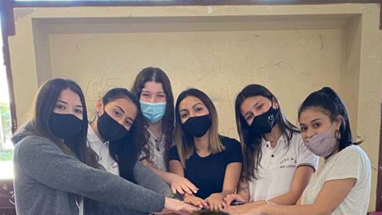 Quién es Pilar, la jovencita que gastó todos sus ahorros en “fiesta rosa” y no llegó nadie