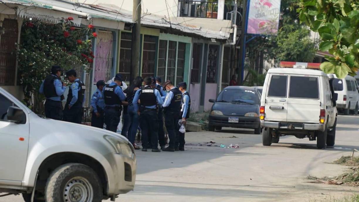 El jefe policial expresó que una de las víctimas tenía antecedentes y se está investigando si el hecho se pudo originar por ese aspecto.