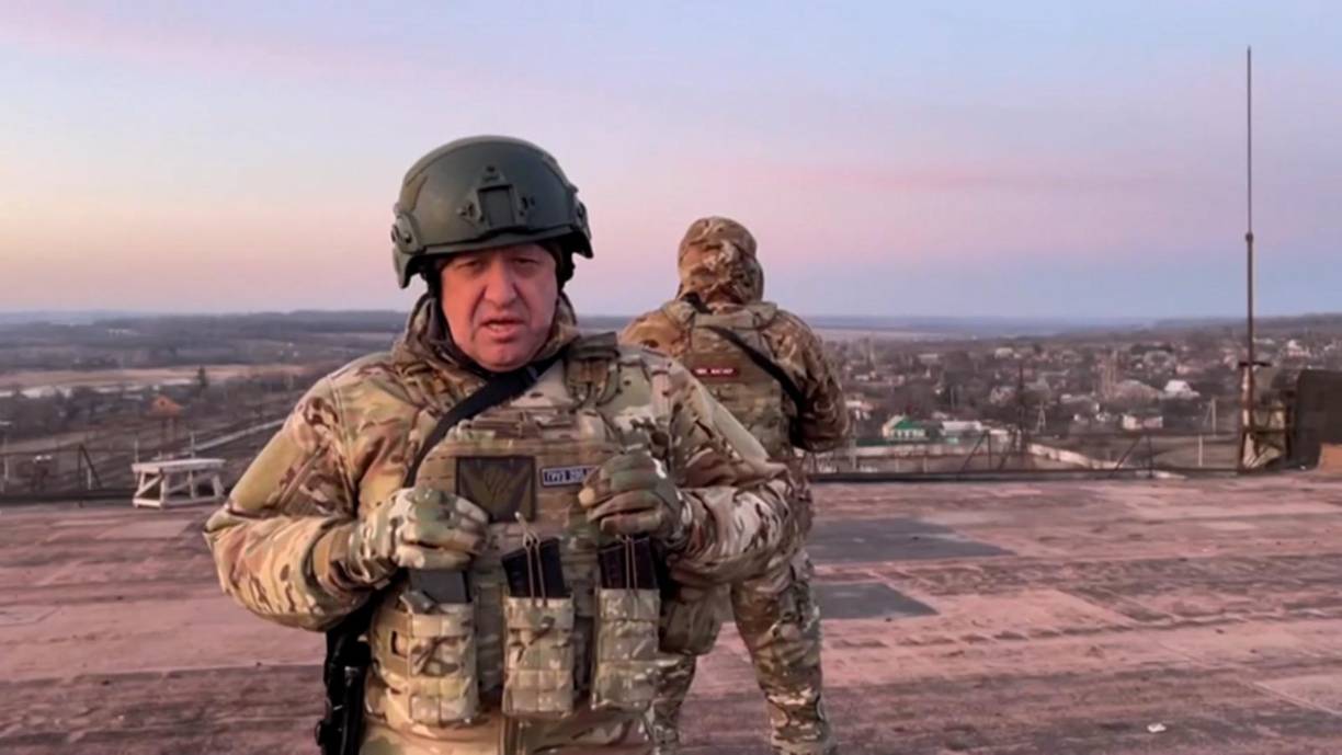 Las diez personas a bordo del aparato murieron, según el servicio de aeronáutica Rosaviatsia, aunque se desconoce si <b>Prigozhin</b> se encuentra entre las víctimas.