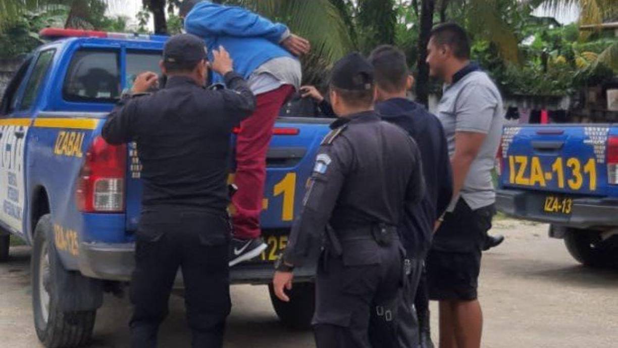 Apenas dos meses después, en octubre de 2019, fue detenido en Guatemala por haber ingresado al país de manera ilegal. Josué Hernán Martínez viajaba junto a otros dos presuntos pandilleros en un autobús cuando fueron descubiertos por agentes de Policía Nacional Civil de Guatemala. El arresto se dio en el municipio de Morales y, posteriormente, fue deportado hacia Honduras.