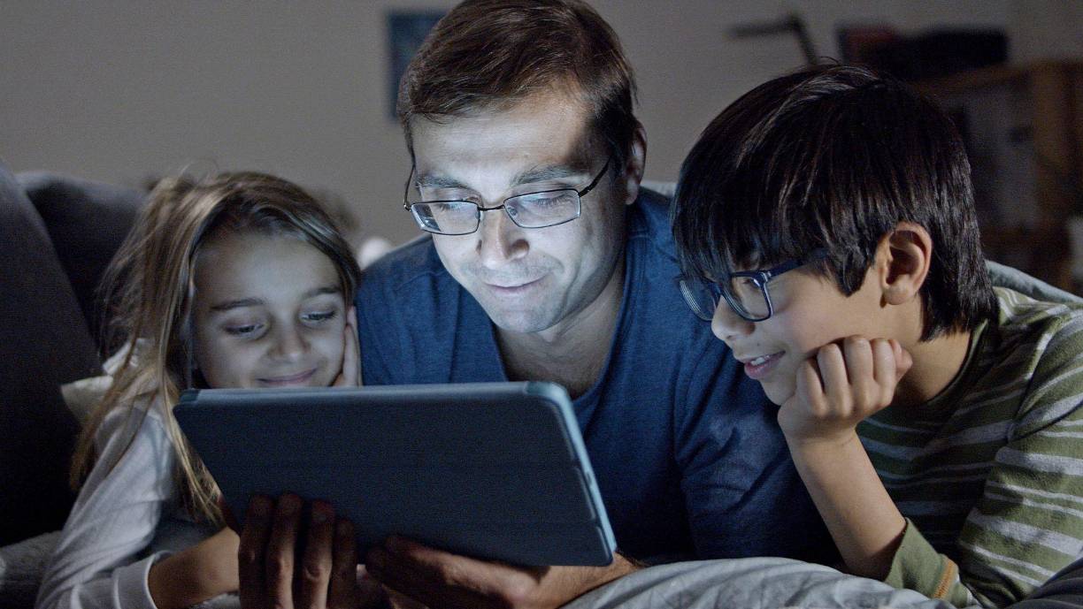  Esta privacidad comienza por la gestión de su propia imagen. Y en caso de compartir fotos de los hijos en las redes sociales, es muy adecuado que tanto el padre como la madre estén de acuerdo en esto, en caso contrario, si no existe un criterio común, debe evitarse.