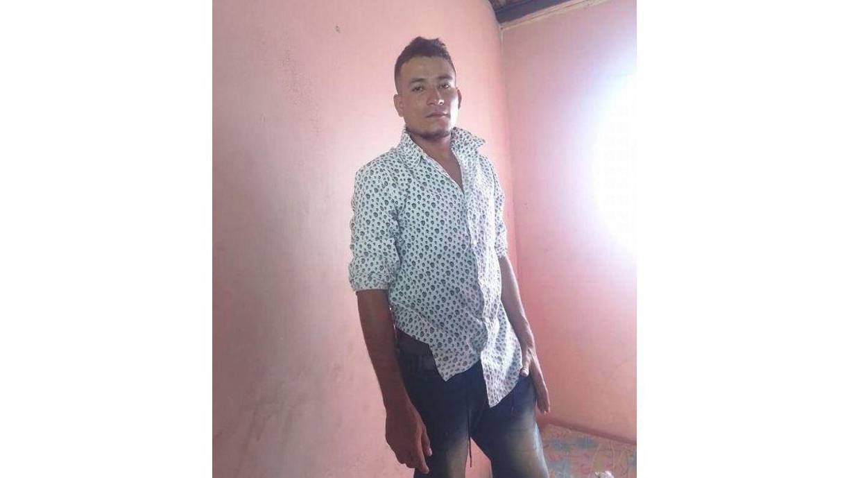 Eran siete sicarios los que llegaron e hicieron de bala a su objetivo, sin embargo, Rudis Leonor logró salir corriendo para refugiarse en una casa de unos familiares que viven cerca de su hogar.