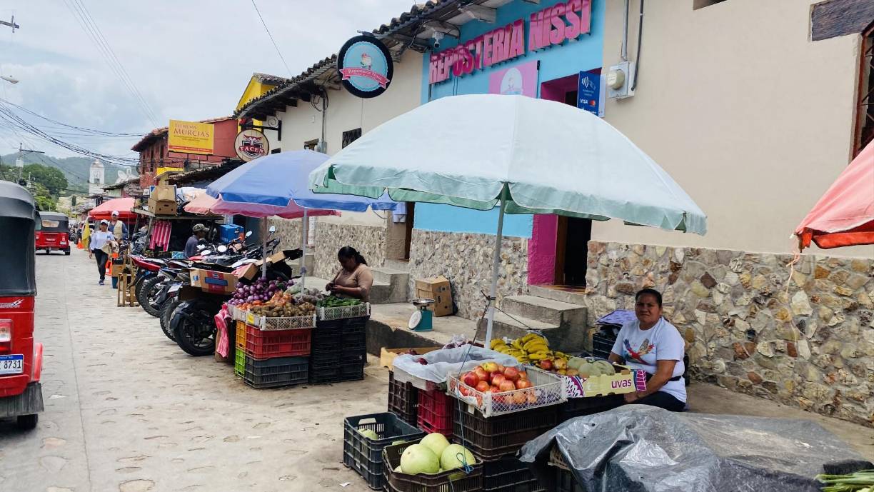 Gracias, Lempira, ofrece una mezcla única de belleza natural, historia y cultura. Sus tradiciones se mantienen vivas en sus calles y su gente.