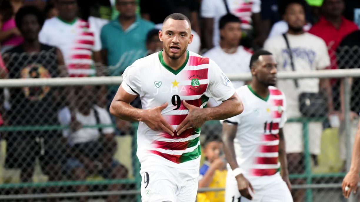 Surinam: El tricolor caribeño tiene pie y medio en la fase final de las eliminatorias. Son primeros del F con seis puntos; el segundo puesto lo pelearán El Salvador y Puerto Rico.