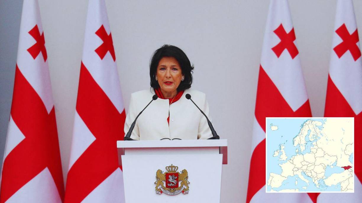 <b>Salome Zurabishvili ha estado casada dos veces. Con su primer marido, Nicolas Gorjestani, tuvo a sus dos hijos, Kethevane, periodista del canal de televisión France 24, y Teymouraz, un diplomático destinado en la Embajada francesa en Londres. Tras divorciarse de Gorjestani contrajo segundas nupcias con Janri Kachia, periodista, escritor del que enviudó en 2012</b>