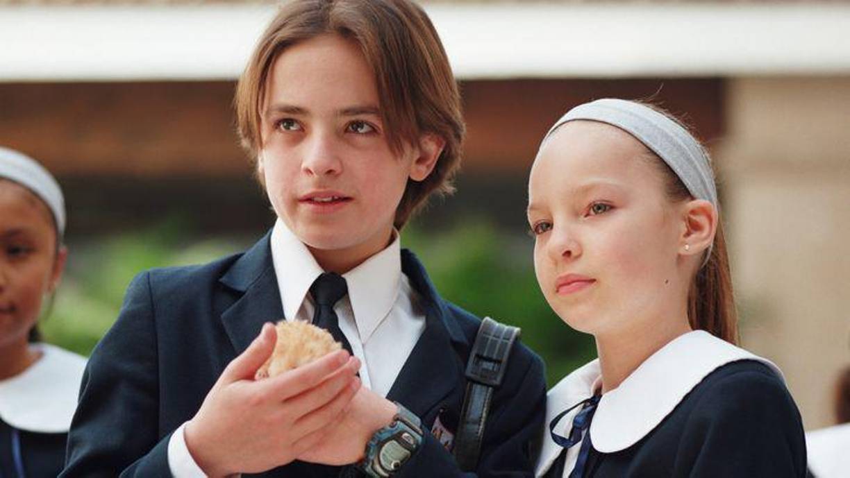 Amigos por siempre. Esta telenovela fue realizada en el 2000 y la pareja infantil formada por Belinda y Martín Ricca fue la protagonista de la historia. La vida de Ana Capistrán es devuelta a la alegría gracias a Pedro y su familia, así como a sus amigos del Instituto Vidal.