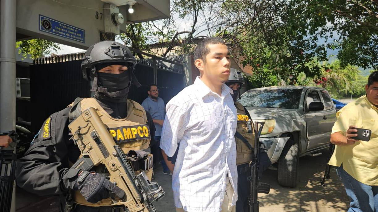 Alias "El Indomable" es señalado como el responsable de la distribución estratégica de armas y munición en diversos sectores del Valle de Sula, además de estar vinculado a actividades criminales como asesinatos y secuestros exprés.