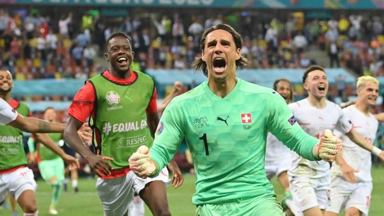 Yann Sommer: El portero suizo ha sido vinculado al Bayern Múnich pero su equipo, el Borussia Mönchengladbach, señaló que no lo venderán: “No dejaremos ir a Yann Sommer. Se lo hemos comunicado al Bayern en esa forma”, dijo el director deportivo del equipo en declaraciones al diario Rhenische Post.